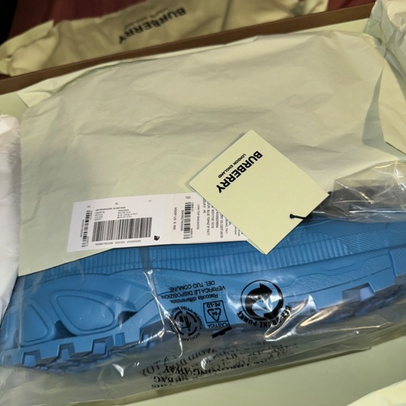 Burberry men sneakers - Picture 3 of 5